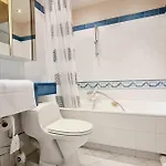 Conseil Immo -residence Avec Piscine, Avec Terrasse Pour 4 Personnes Cannes