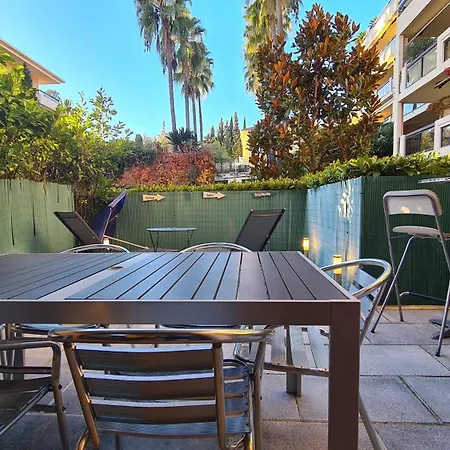 Conseil Immo -residence Avec Piscine, Avec Terrasse Pour 4 Personnes * Cannes