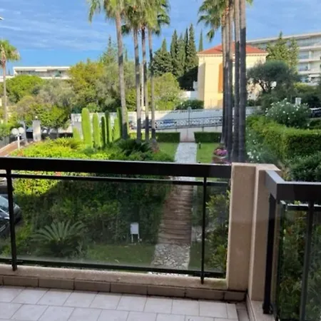 Conseil Immo -residence Avec Piscine, Avec Terrasse Pour 4 Personnes Cannes
